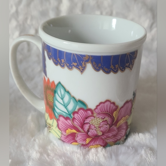 Horchow - Tobacco Leaf Tea Cup With Infuser & Lid and Sugar Bowl With Top Set - Picture 12 of 15